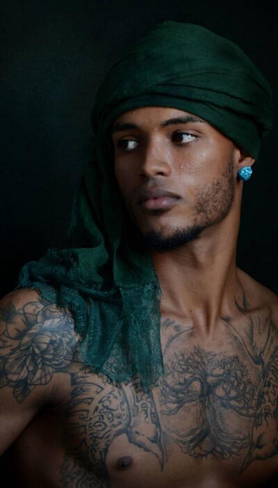 DE JONGEN MET DE TURQUOISE